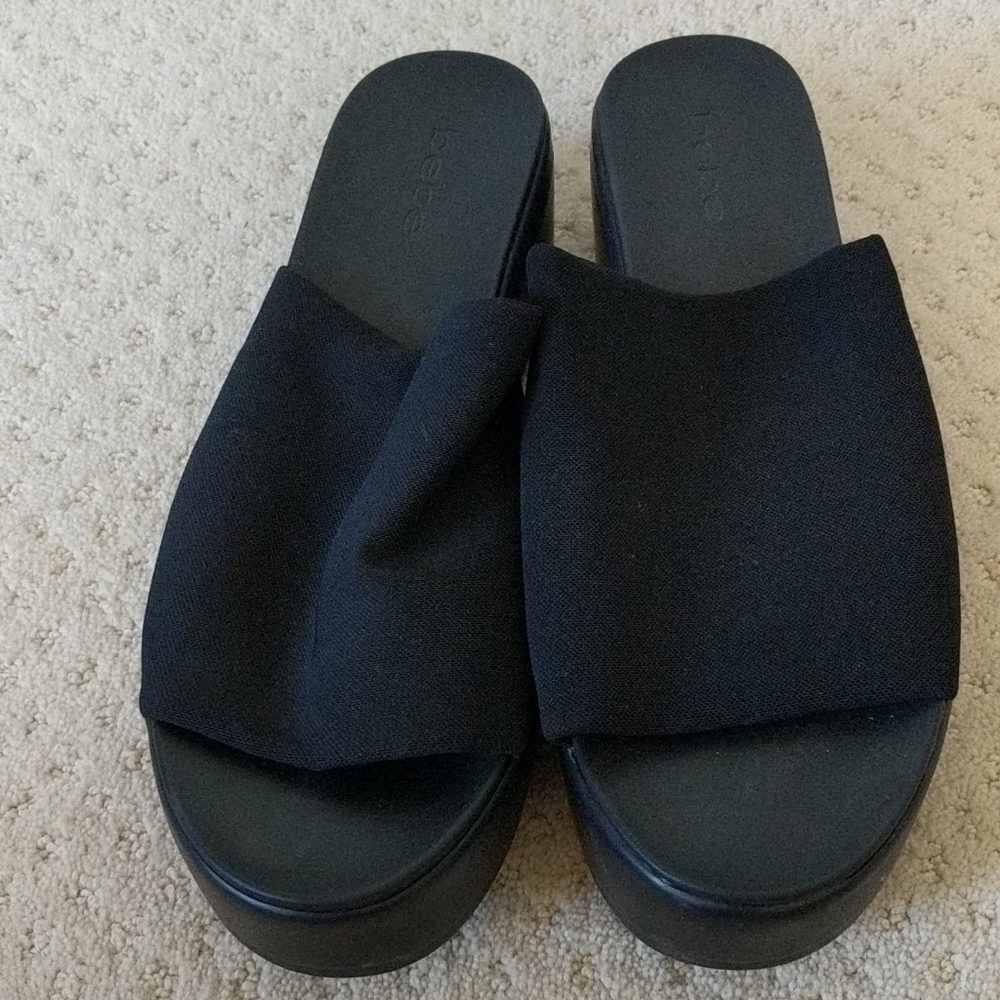 Black wedge slides